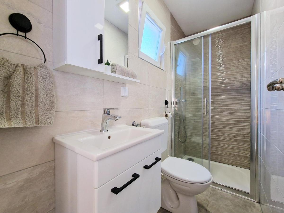 Klis Holiday House Boost With Heated Pool מראה חיצוני תמונה