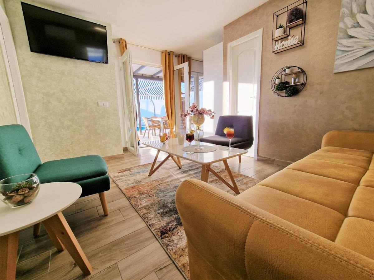 Klis Holiday House Boost With Heated Pool מראה חיצוני תמונה