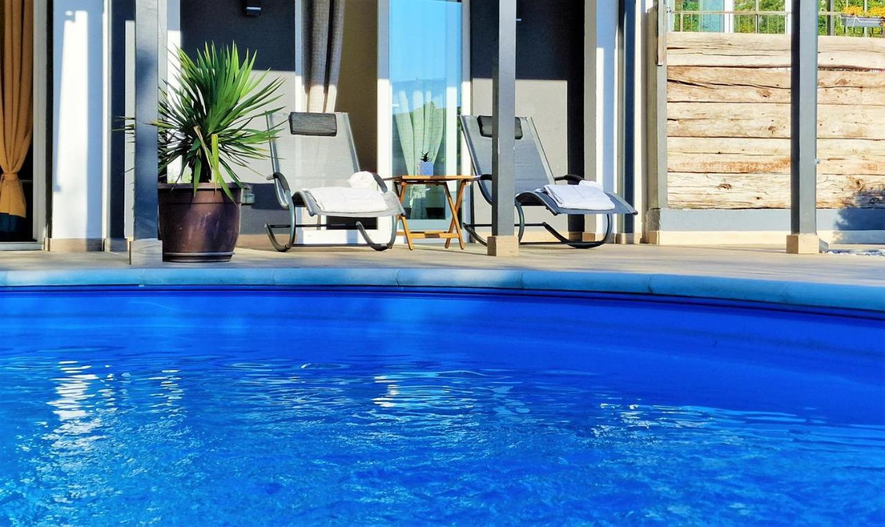 Klis Holiday House Boost With Heated Pool מראה חיצוני תמונה
