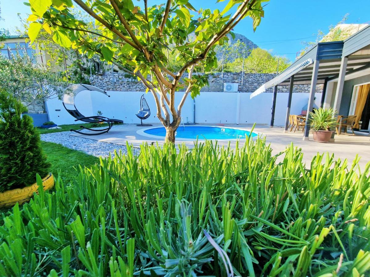 Klis Holiday House Boost With Heated Pool מראה חיצוני תמונה